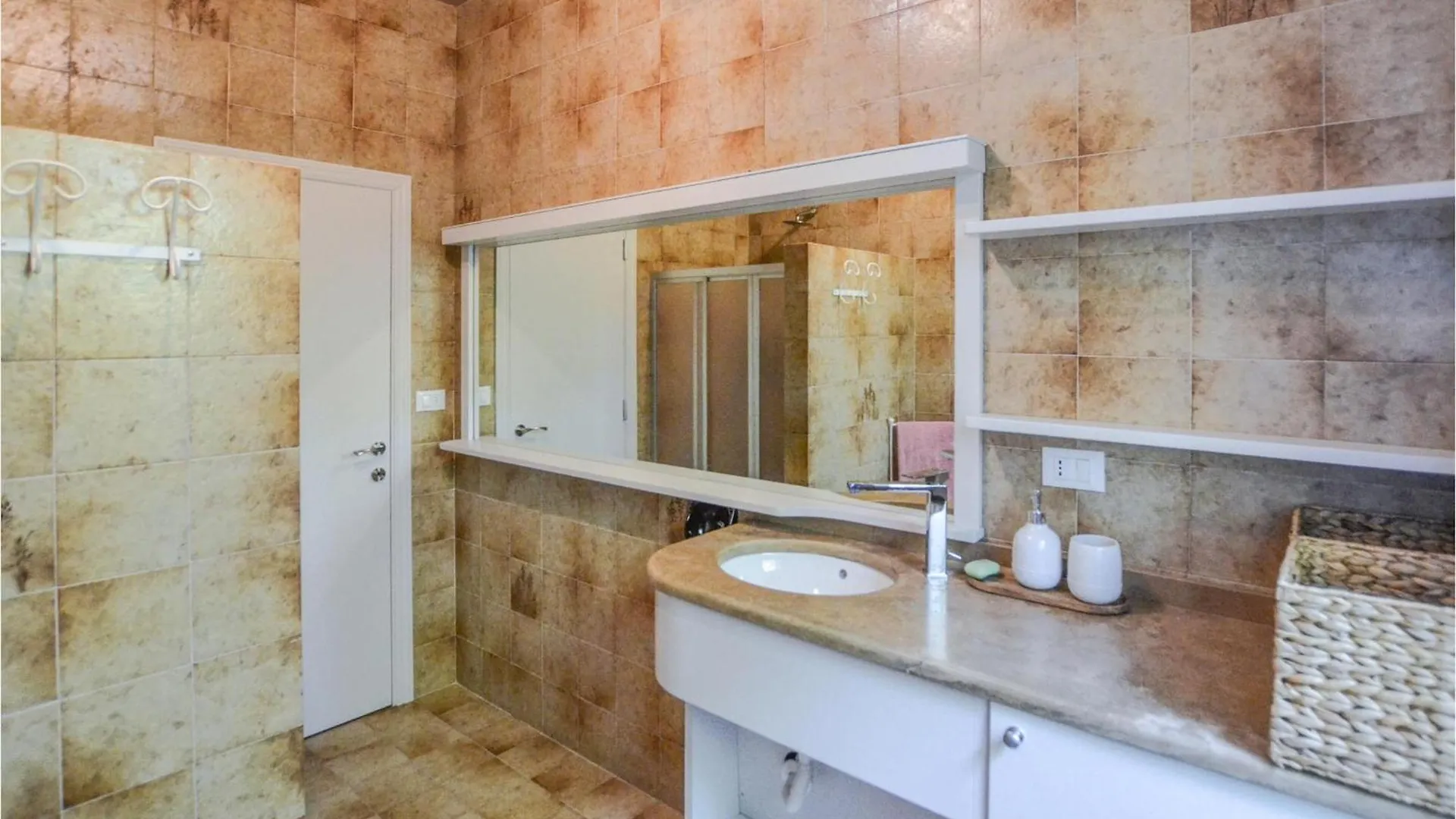 2 Bedroom Gorgeous Apartment In Anghiari